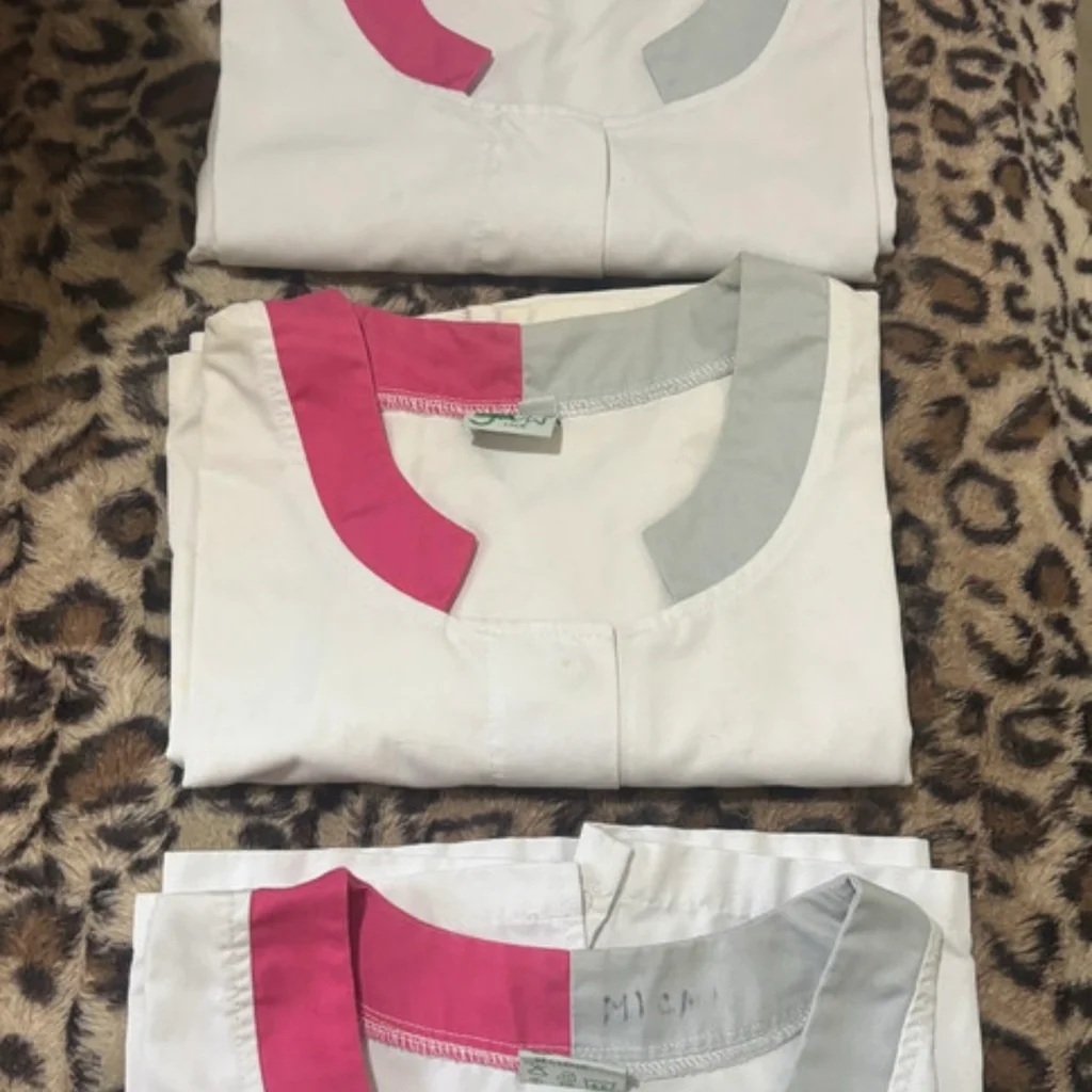 Blouse x3 très bon état général taille 42/44 